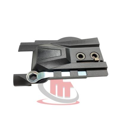 Крышка-фиксации-шины-цепной-электропилы-Edon-ECS405-SF2400